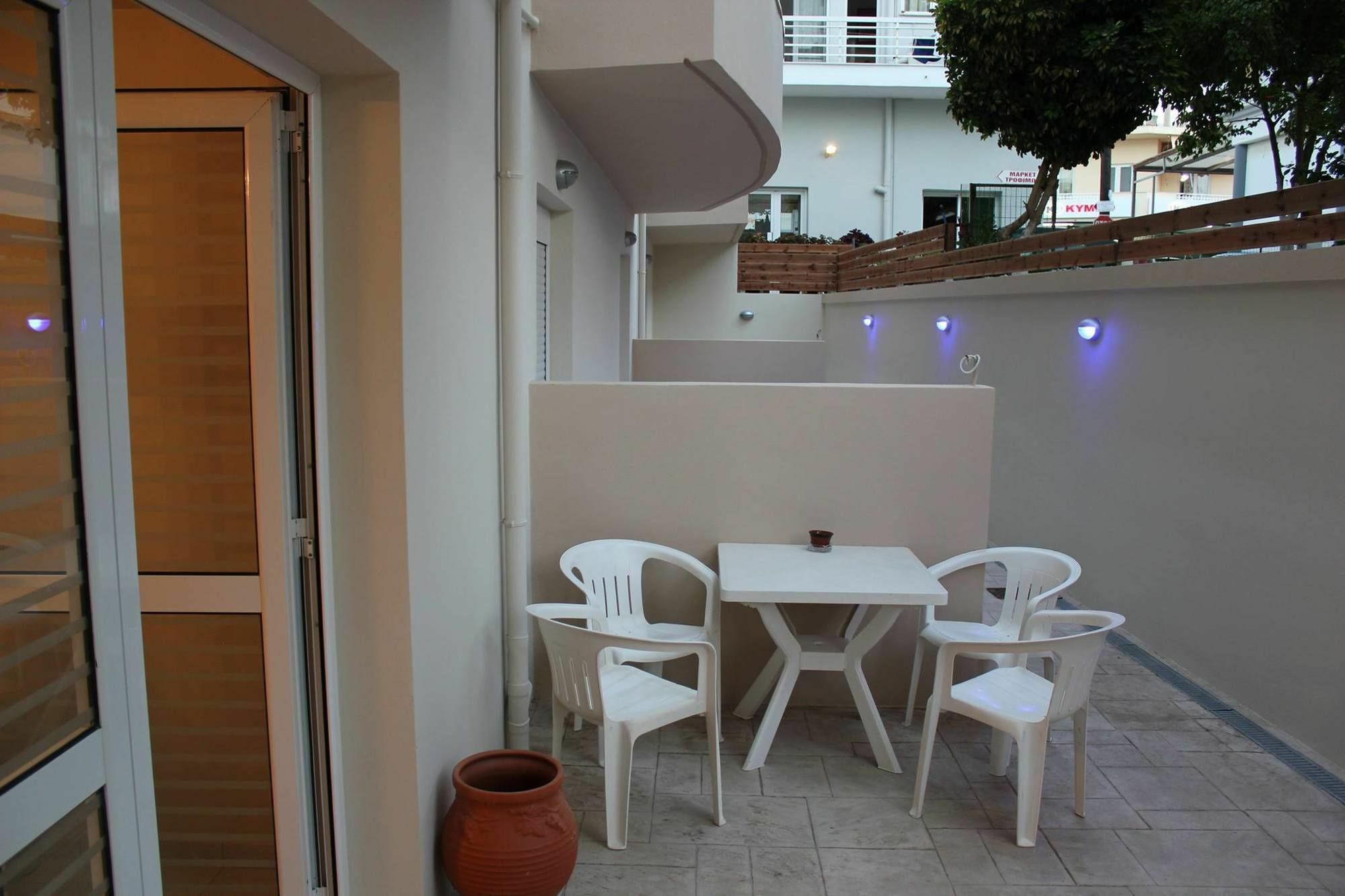 Helen Apartments Resmo Dış mekan fotoğraf